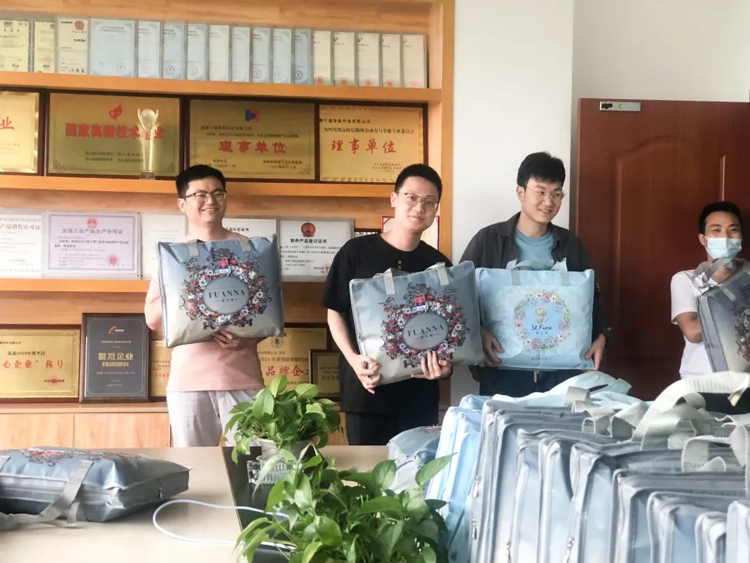 e09f9f3cfbd048a5a168084168af0ace e09f9f3cfbd048a5a168084168af0ace