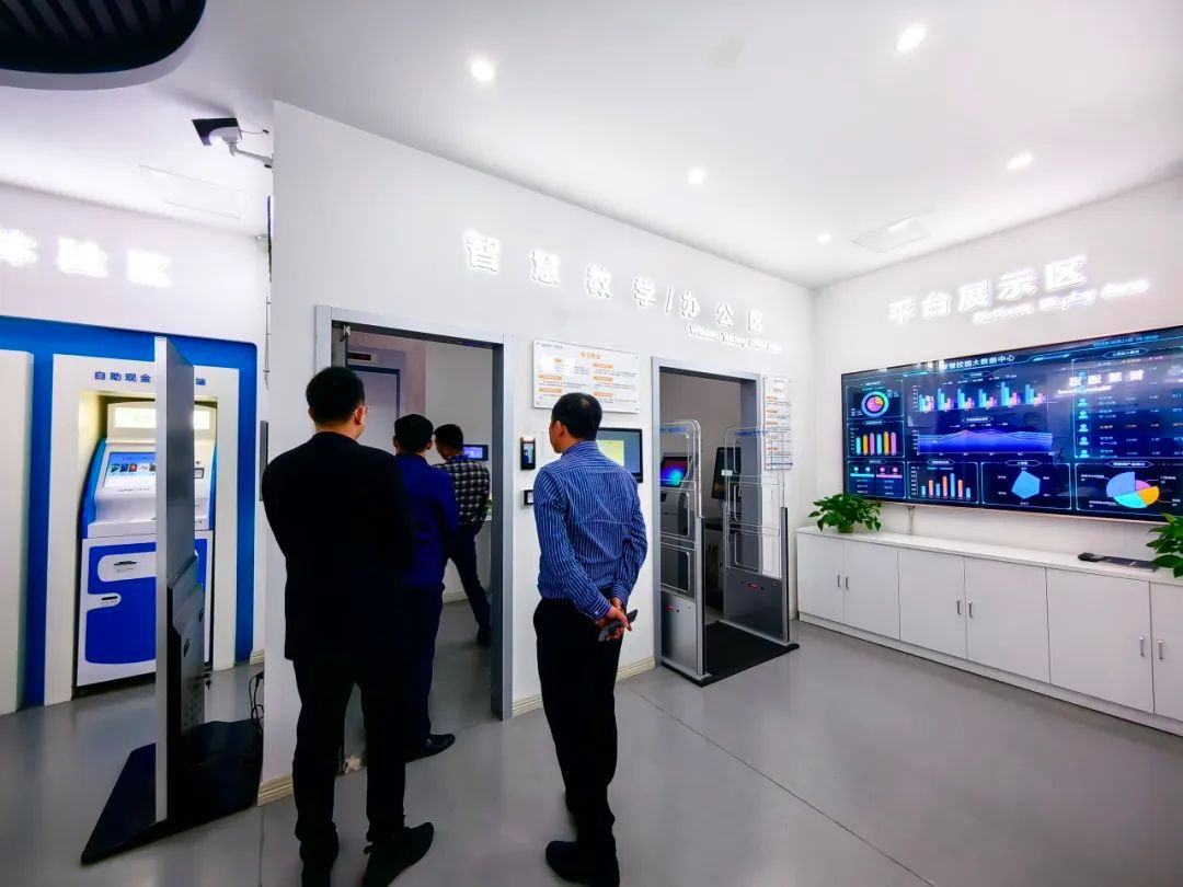 005BsHu9ly1hjq12wbs5ej30u00mi40o 005BsHu9ly1hjq12wbs5ej30u00mi40o