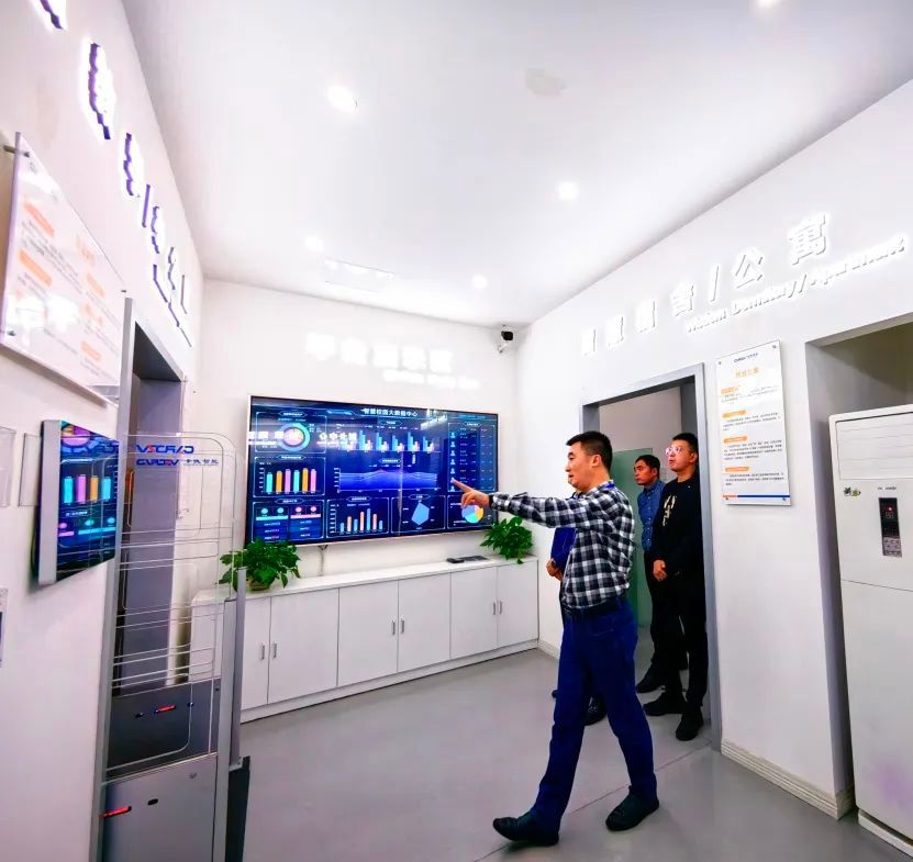 005BsHu9ly1hjq12w4c1hj30n30lt0ui 005BsHu9ly1hjq12w4c1hj30n30lt0ui